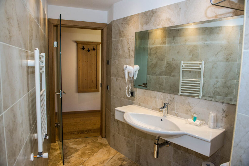 bagno moderno in camera elegance - hotel alba Livigno