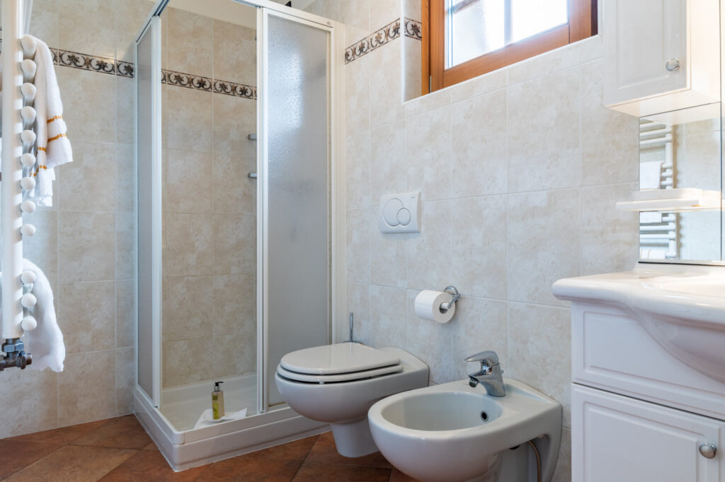 bagno in camera classica - hotel alba livigno